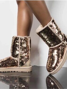 UGG Classic Short Sequin Boots  Size 6 Brown Bronze Sparkle Sheepskin Lined